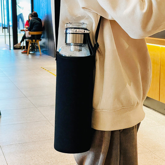 Glaswasserflasche mit großem Fassungsvermögen und Filtersieb